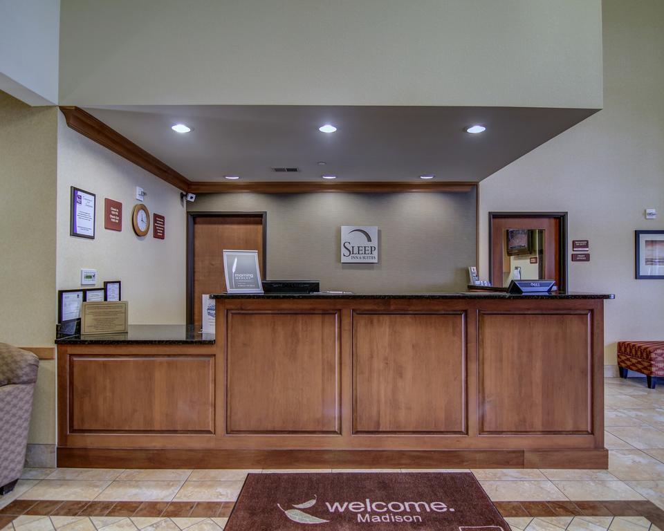 Sleep Inn & Suites Madison - Monona Екстериор снимка